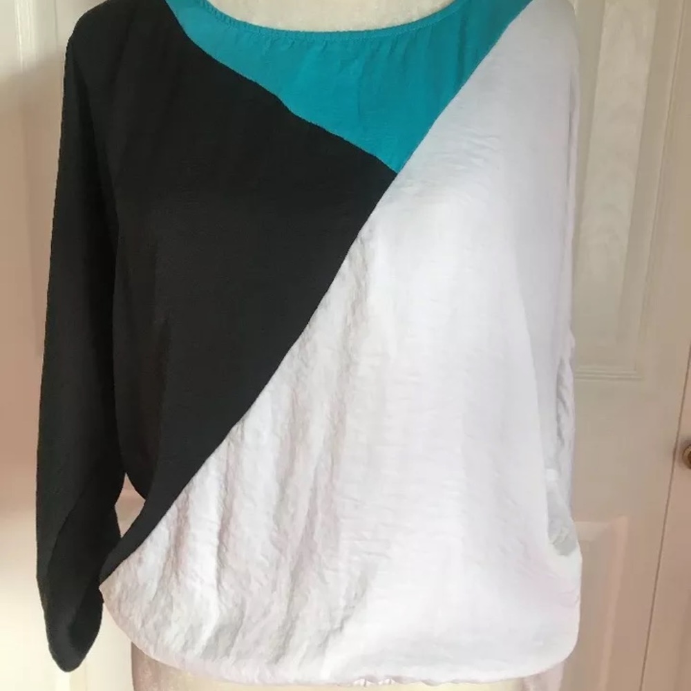 BEBE Women’s Dolman Sleeve Easy Fit Color Block Bubble Top Shirt Blouse sz XS
